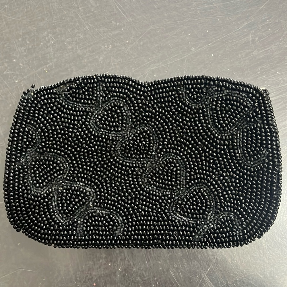 Beaded bag with zipper